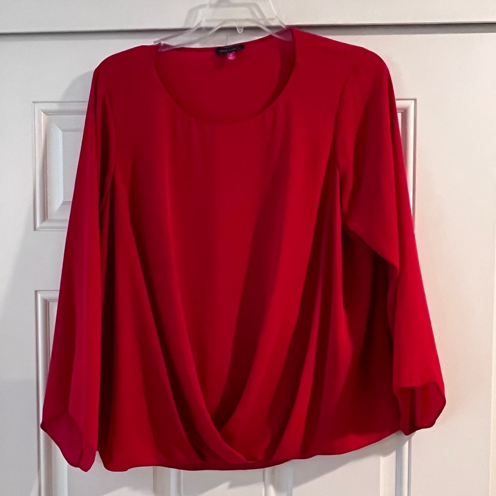 Vince Camuto red top
